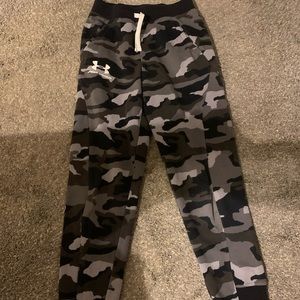 Medium under armor sweat pants